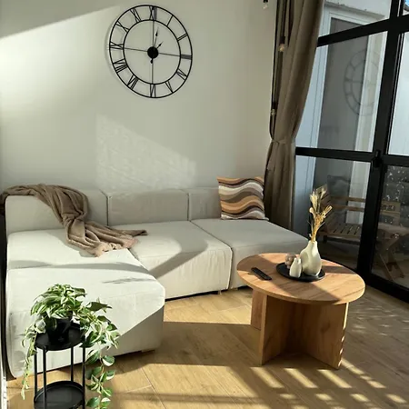 Spacious 4 Apartment, 8min Walk To Old Town, Free Parking, New Apartment *