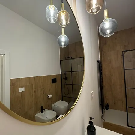 Spacious 4 Apartment, 8min Walk To Old Town, Free Parking, New Apartment *